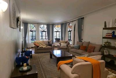 4 Bed House with En Suite in Spring Valley - 3