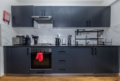 Furnished 3 Bed Apartment with En Suite in Garden Estate - 4