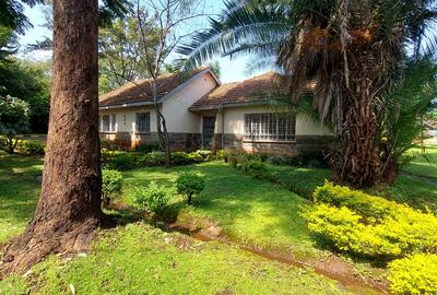 3 Bed House with En Suite in Lavington - 2