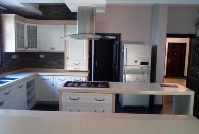 5 Bed Townhouse with En Suite at Off Waiyaki Way
