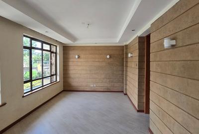 5 Bed Townhouse with En Suite in Lavington - 4