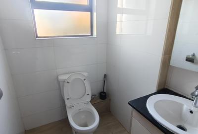 3 Bed Apartment with Gym in Garden Estate - 3