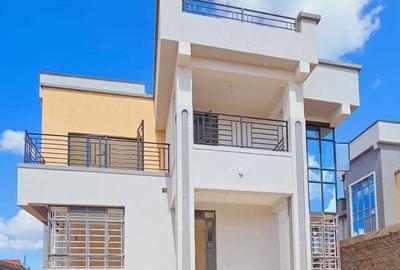 5 Bed House with En Suite at Kenyatta Rd