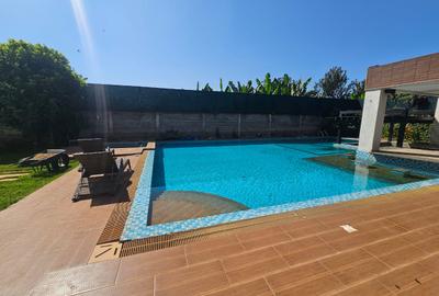 5 Bed House with En Suite in Runda - 2