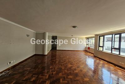 3 Bed Apartment with En Suite in Riverside - 2