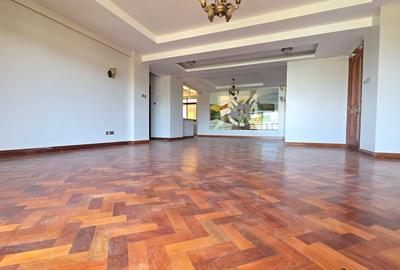 4 Bed Apartment with En Suite at Riverside Drive - 4