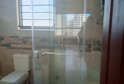 3 Bed Apartment with En Suite in Kilimani - 4
