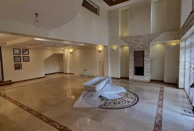 5 Bed Townhouse with En Suite at Lavington - 4