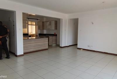 2 Bed Apartment with En Suite at Lantana Road - 4
