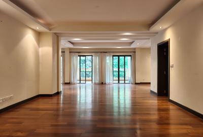 4 Bed Apartment with En Suite in Riverside