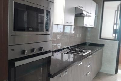 3 Bed Apartment with En Suite in General Mathenge