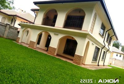 4 Bed Townhouse with En Suite at Lavington Green