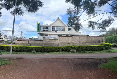 Land in Kitisuru