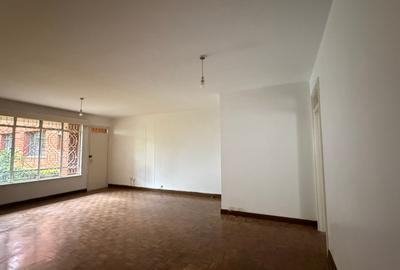 4 Bed Apartment with En Suite in Riverside