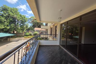 5 Bed Townhouse with En Suite at Convent Drive - 2