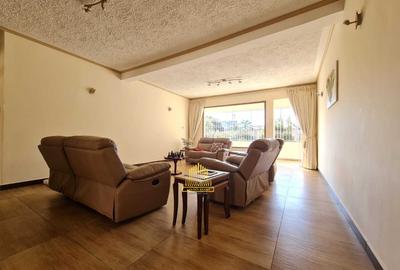 5 Bed Apartment with Parking in Parklands