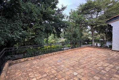 4 Bed Townhouse with En Suite in Hill View - 4