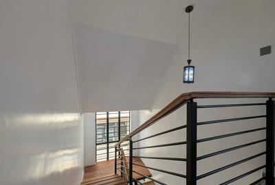 4 Bed House with En Suite at Membley - 2