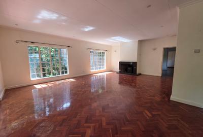 4 Bed House with En Suite at Lavington - 4
