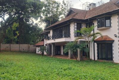 5 Bed House with En Suite in Gigiri
