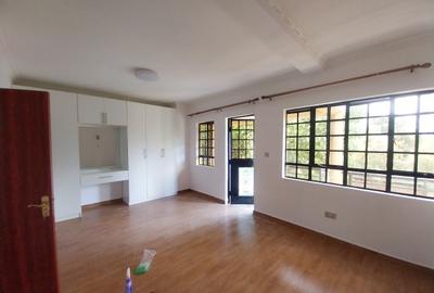 3 Bed Townhouse with Garden at Windsor Area