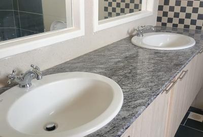 Serviced 3 Bed Apartment with En Suite in Riverside