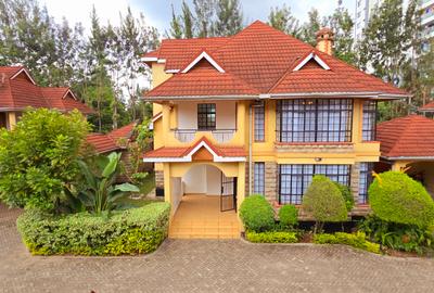 5 Bed Townhouse with En Suite at Lavington Green