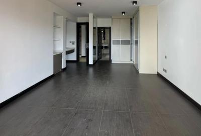3 Bed Apartment with En Suite in Riverside - 2