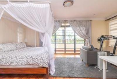 5 Bed Townhouse with En Suite at Rosslyn Garden