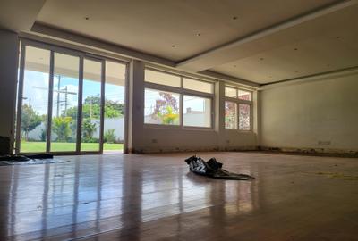 5 Bed House with En Suite in Runda - 3