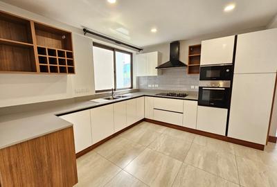 3 Bed Apartment with En Suite in Westlands Area