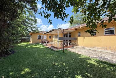 5 Bed House with En Suite in Lavington - 3