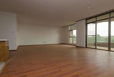 3 Bed Apartment with En Suite in Parklands - 2