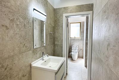 4 Bed Apartment with En Suite in Lavington