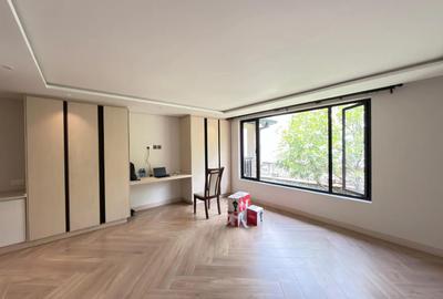 6 Bed Townhouse with En Suite in Lavington - 4