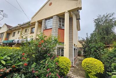 5 Bed Townhouse with En Suite at Lavington