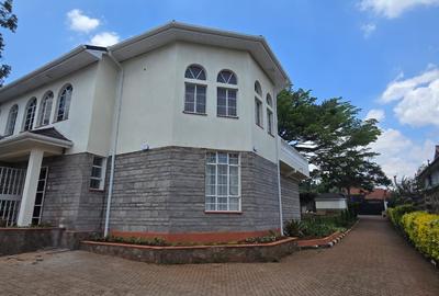 4 Bed House with En Suite in Runda