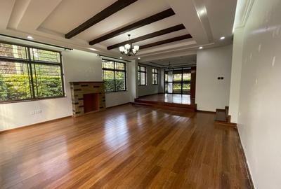 5 Bed Townhouse with En Suite in Lavington - 2