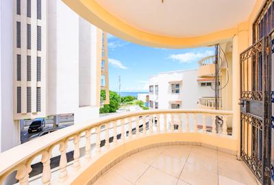 3 Bed Apartment with En Suite at Oceanic Road