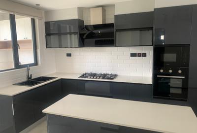 4 Bed Villa with En Suite in Ruiru