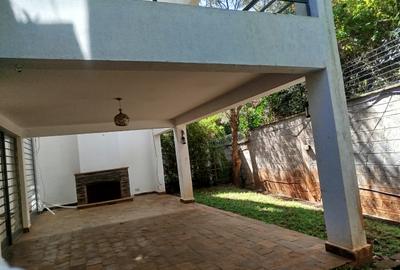 4 Bed House with En Suite in Lavington - 3