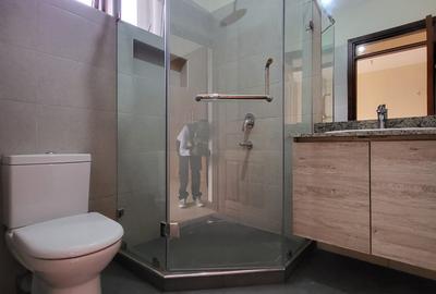 3 Bed Apartment with Borehole in Kileleshwa