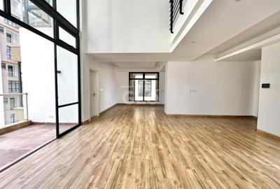 3 Bed Apartment with En Suite in Riverside