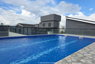 2 Bed Apartment with Swimming Pool in Riverside