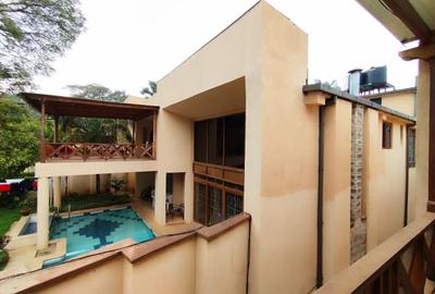 4 Bed House with En Suite in Lavington