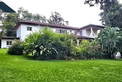 6 Bed Townhouse with En Suite at Lavington