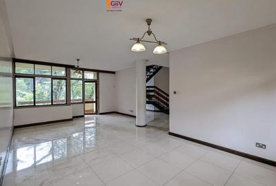 4 Bed Apartment with Swimming Pool in Riverside - 4