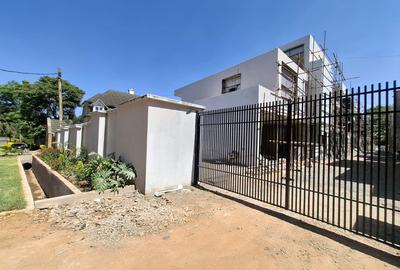 5 Bed Villa with En Suite in Lavington - 3