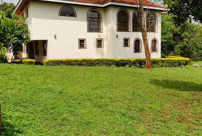 5 Bed House with En Suite at Runda