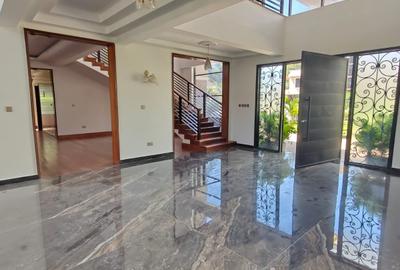 6 Bed Villa with En Suite in Karen - 2